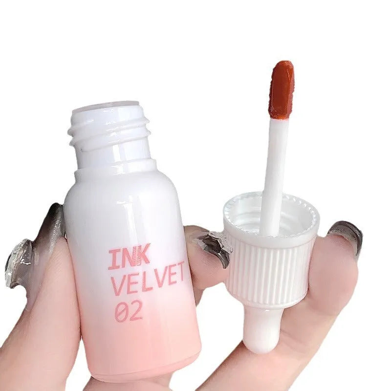Mirror Lip Lacquer tube in 3.5g size showing colour options for moisturising non-stick lip gloss