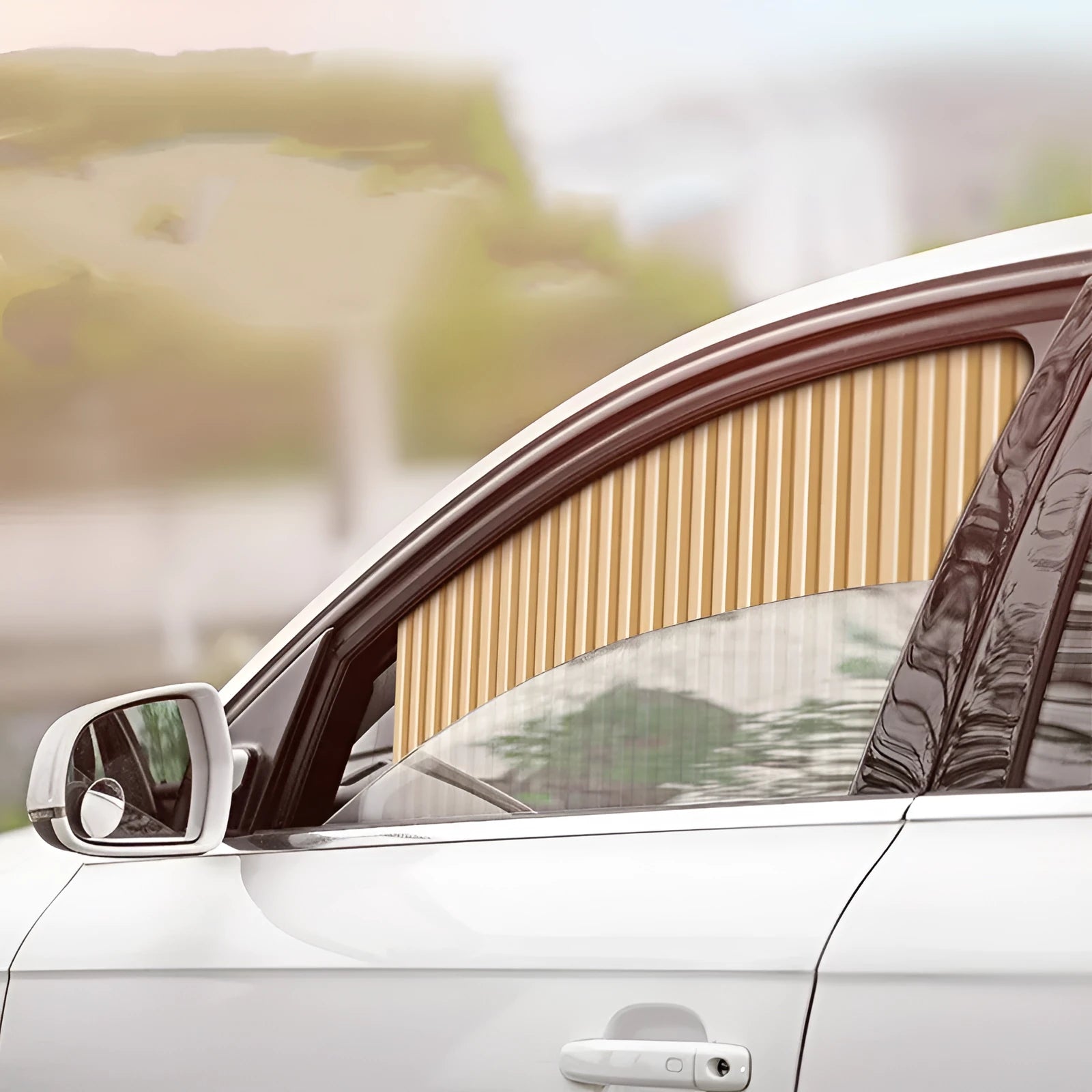 Auto-retractable roller shutter car sunshade curtain in thick opaque cloth.