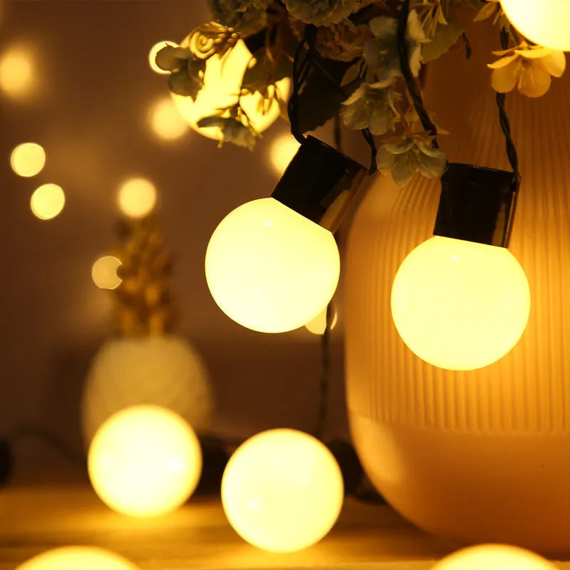 10 metre solar decorative light string with 40 LED bulbs for outdoor festival and tent lighting