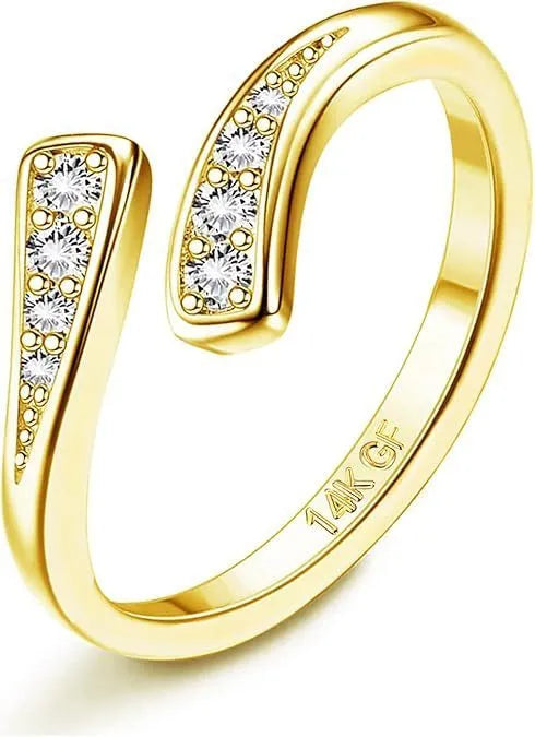 Geometric gold plated toe ring with a choice of diamond, flower, rhinestone or water drop design.