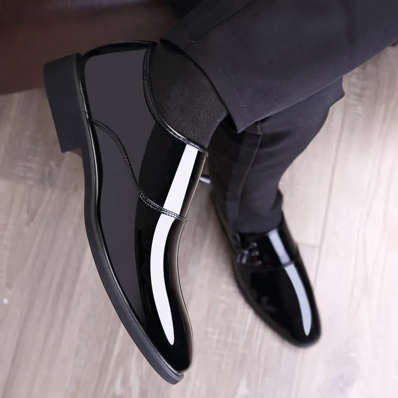 Men's black and brown round-toe formal business shoes with rubber soles