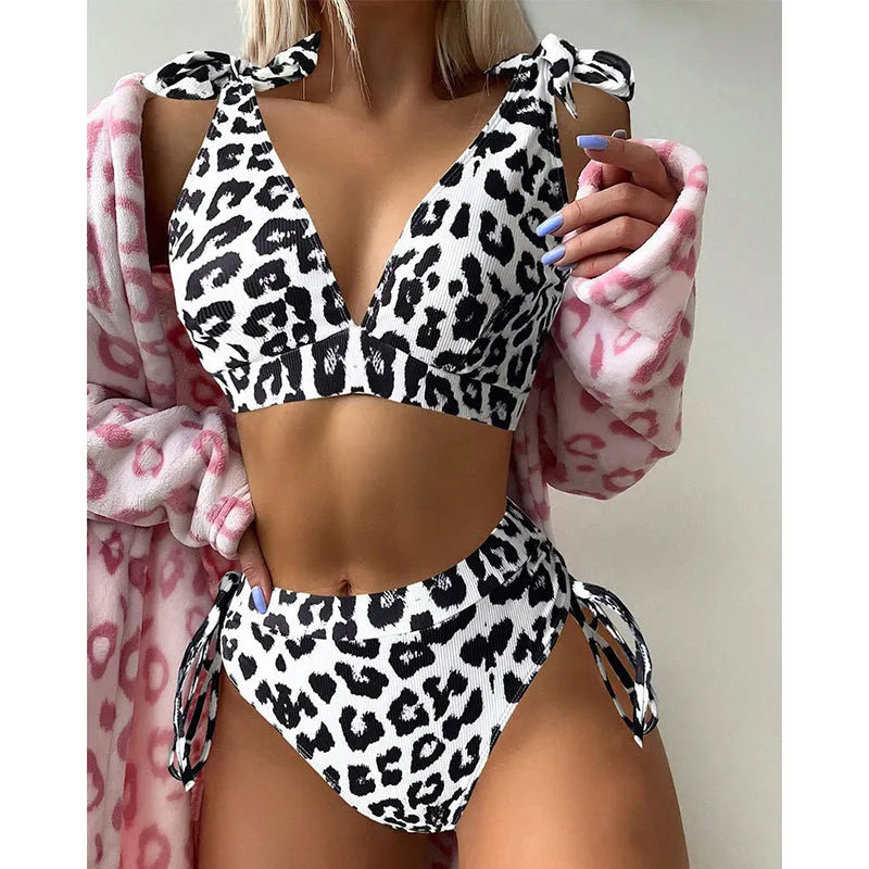 Women's printed lace-up chest cover top with high-waisted shorts in two-piece suit set