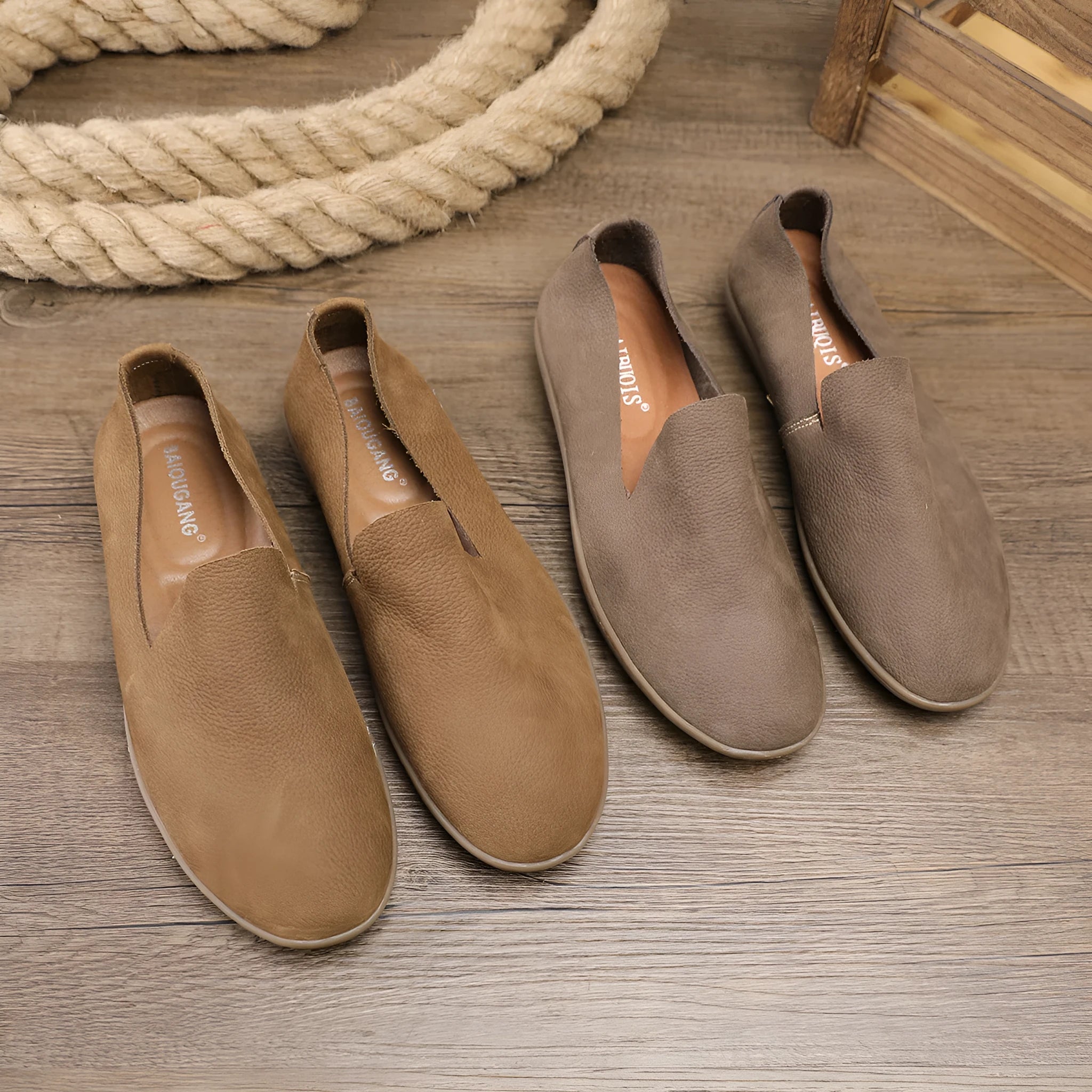 Handmade men's low-top shoes in khaki colour with wedge heel and rubber sole