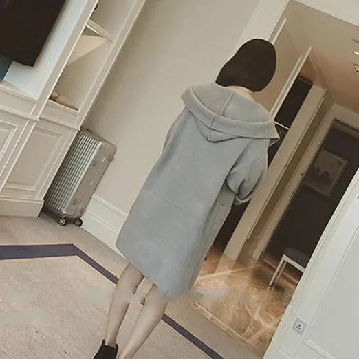 Plus size women's thin long sleeve coat in loose fit with lace detailing.