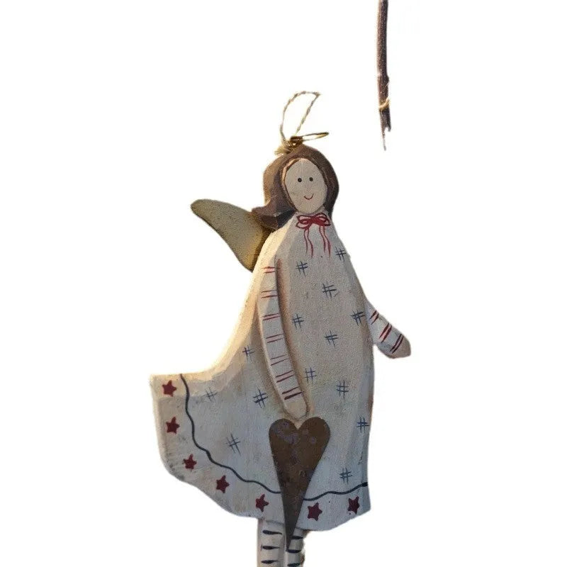 Hand-painted wooden door pendant with carved heart motif in American country style.
