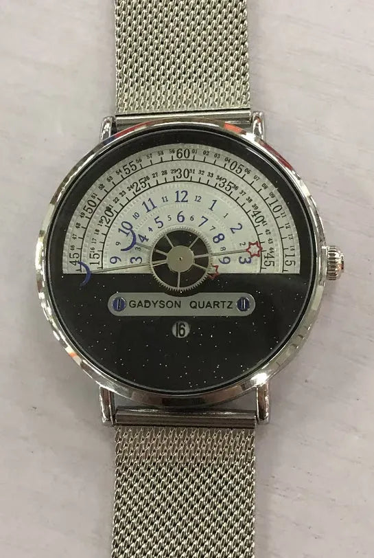 Men's gold and silver sports watch with 40mm dial and stainless steel or leather straps