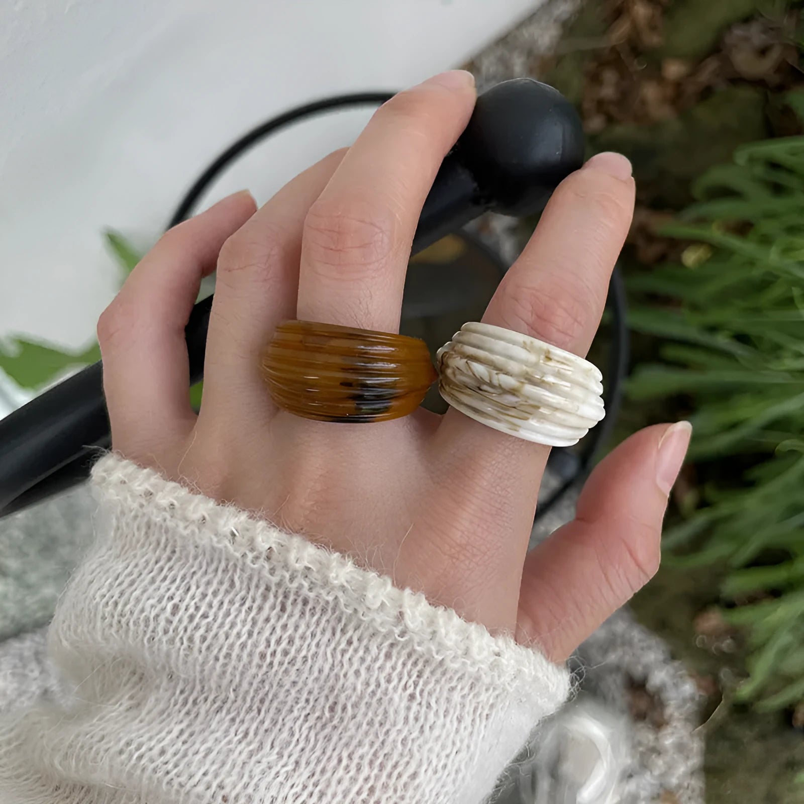 Chinese style irregular geometric wide resin ring in brown and white colour options