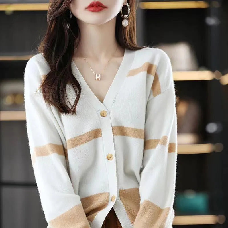 Women's 3D striped knitted cardigan with V-neck design in slim fit free size
