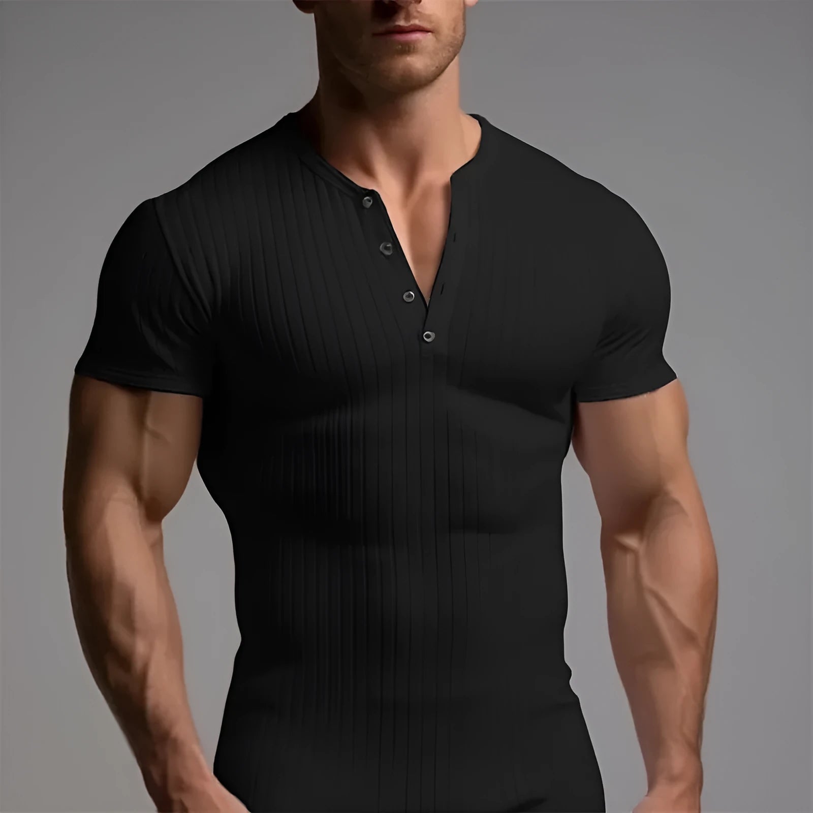 Men's slim-fit sports t-shirt in muscle cut design with polyester fabric