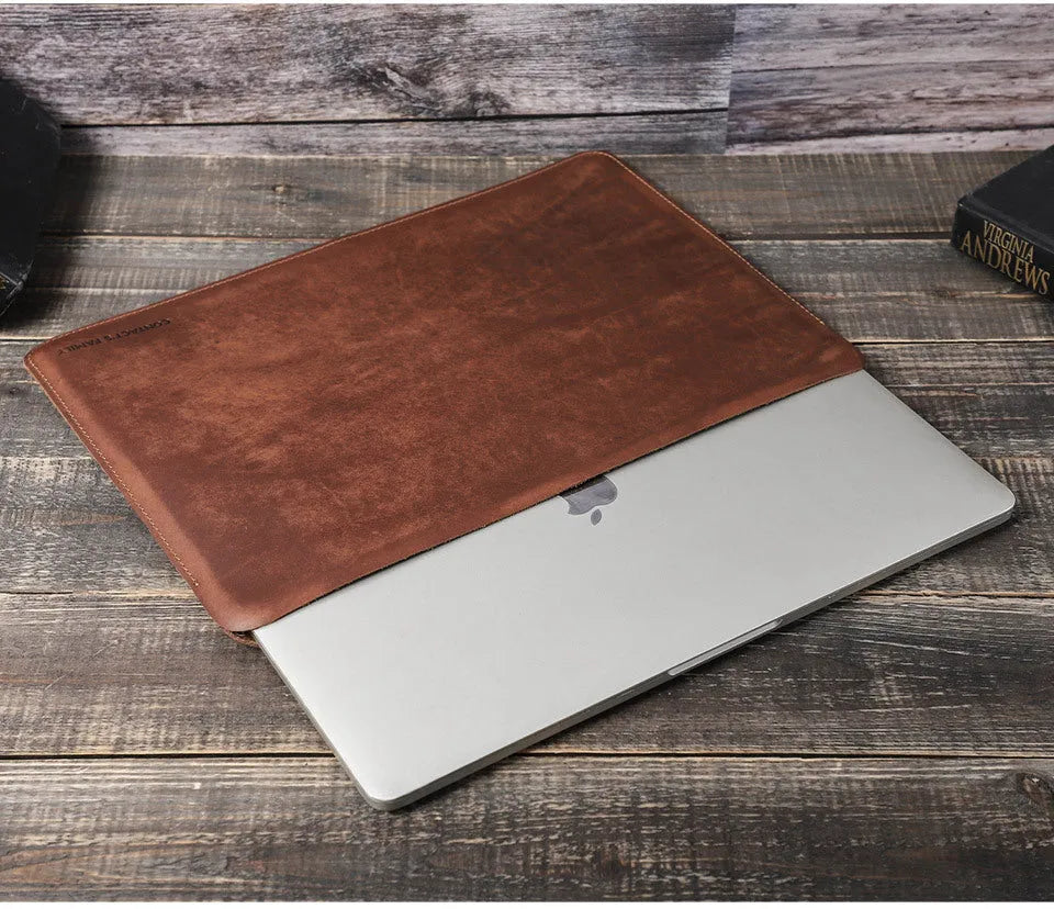 Brown crazy horse leather laptop bag for 13.3-inch MacBook Pro and Air in horizontal style