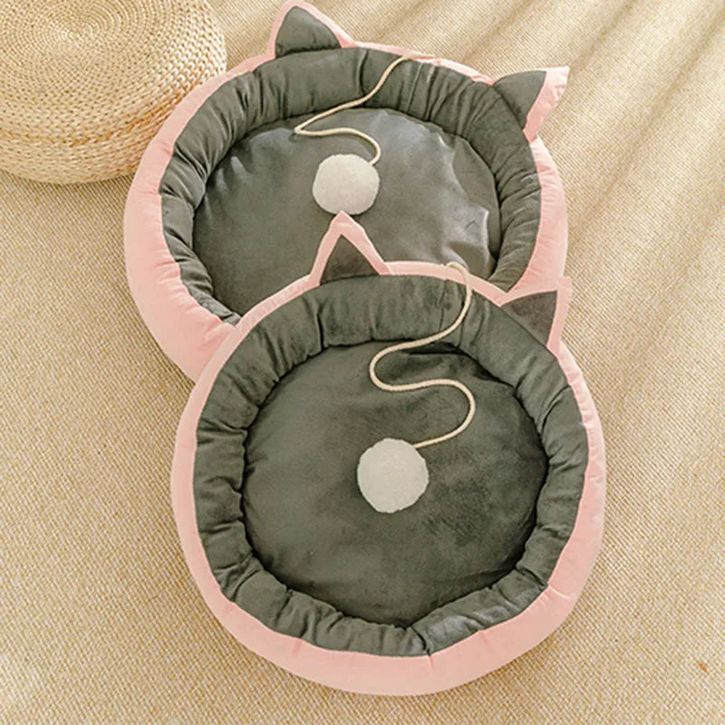 Suede cat litter mat with cat ears design, 36cm diameter, in pink and white colour