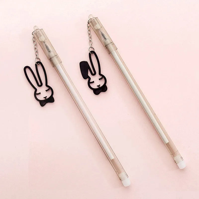 Gel pen with paper crane pendant charm showing 0.38mm tip and 17cm plastic barrel