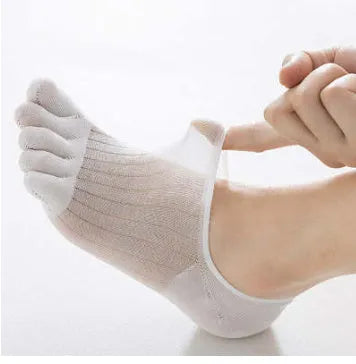 Modal five-finger boat socks in solid colours showing ultra-thin breathable construction