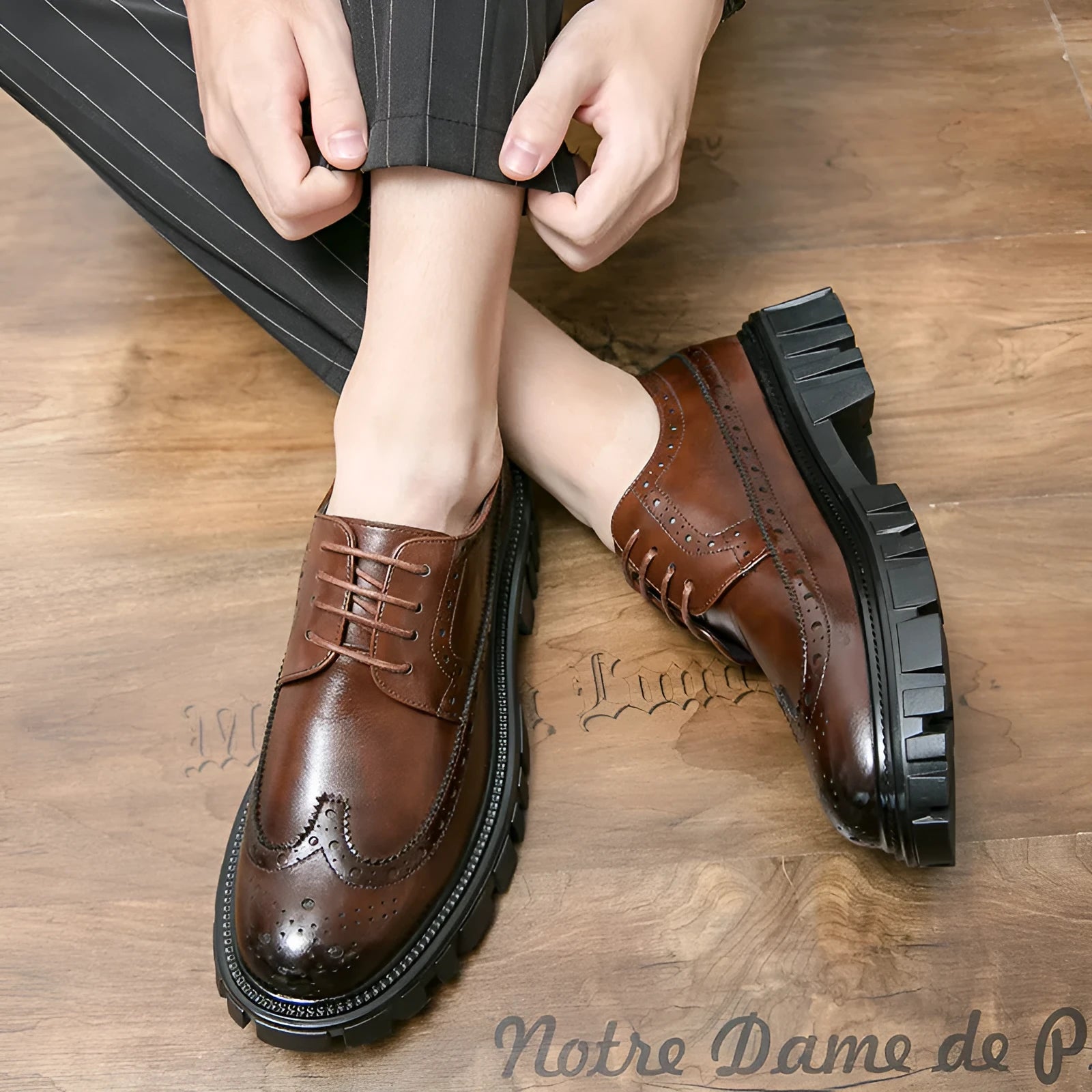 Men's black and brown business brogue leather shoes with round toe design
