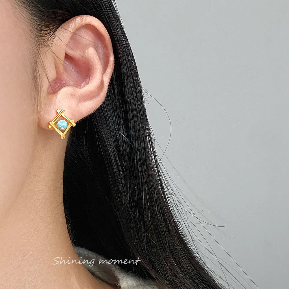 Women's geometric cross quadrangle stud earrings in 925 silver with silver or gold tone finishes