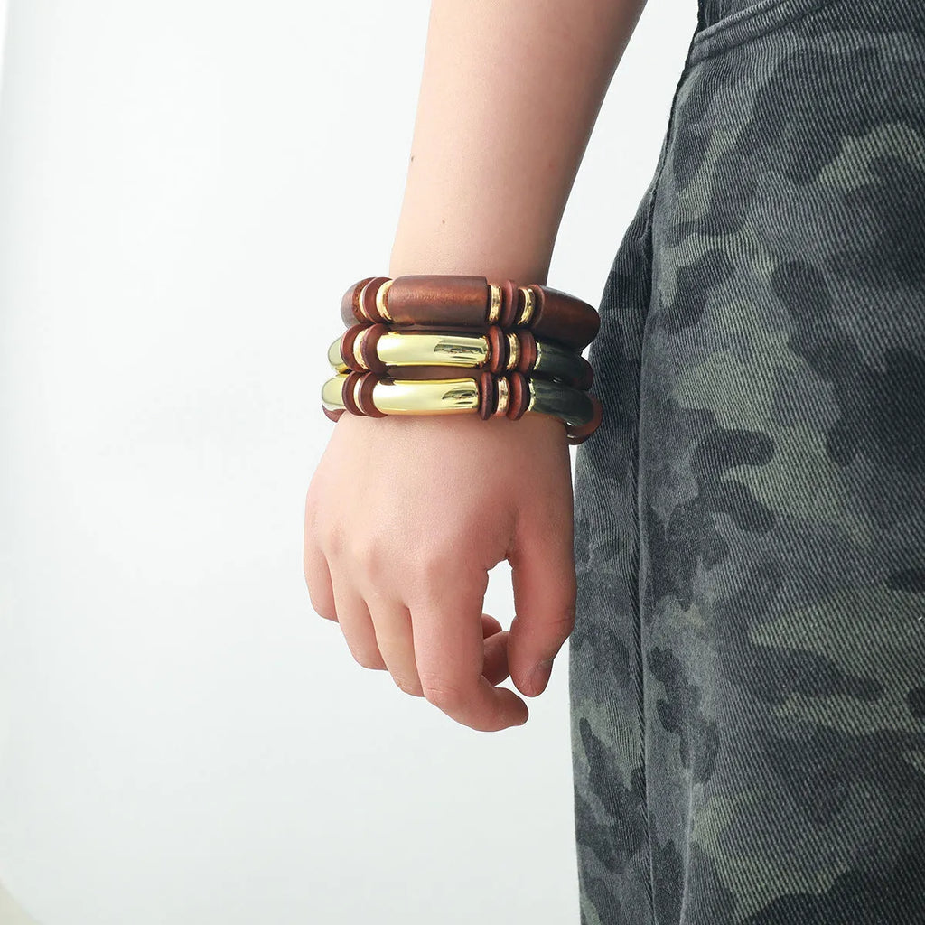Women's multi-layer wooden necklace and bracelet set with alloy pendant, European exaggerated style