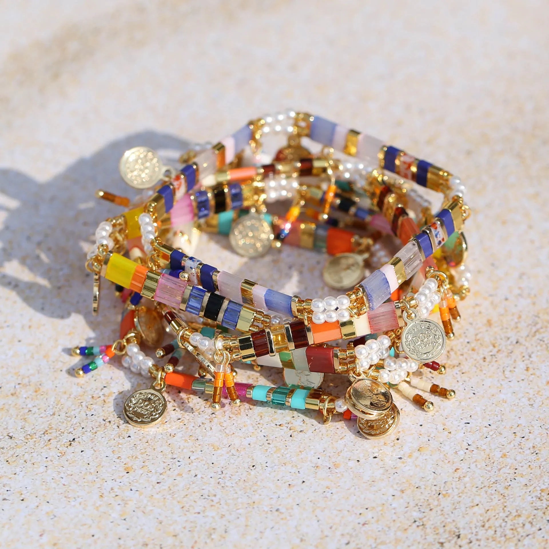 Women's handcrafted glass bead bracelet with imitation pearls in European American style