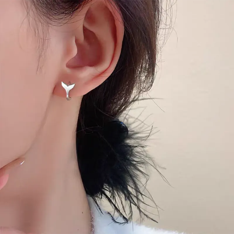 Women's fishtail earrings in electroplated copper with white gold or yellow gold finish