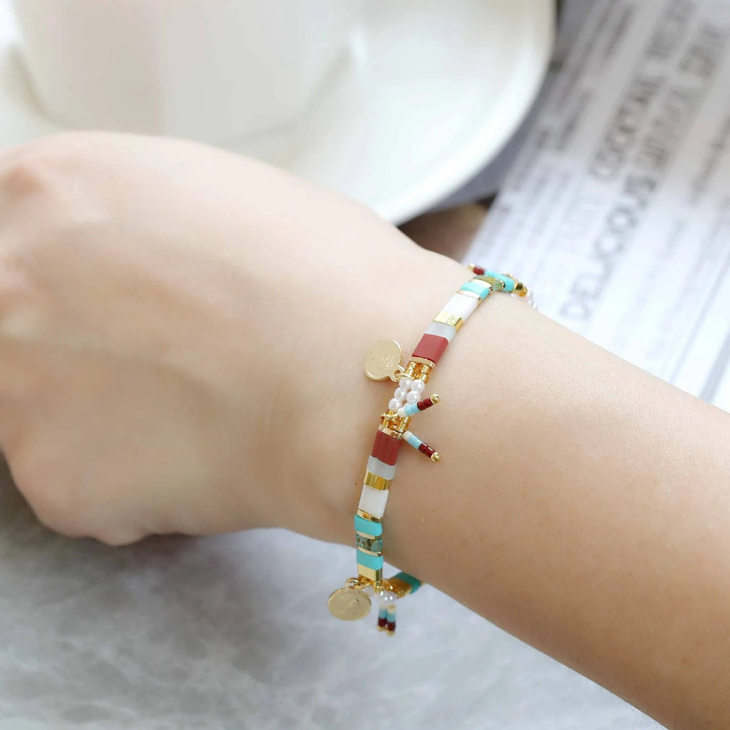 Women's handcrafted glass bead bracelet with imitation pearls in European American style