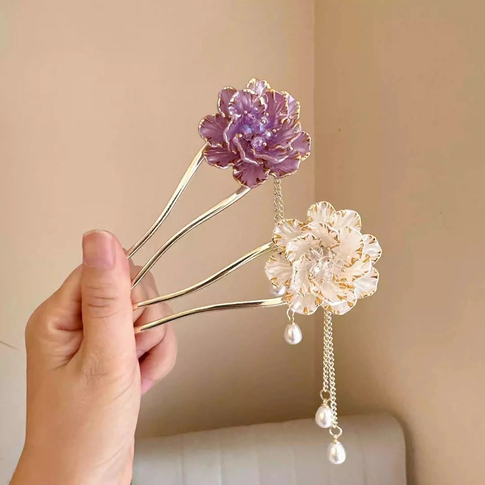 Purple and white peony flower tassel U-shaped hairpin for women with retro design