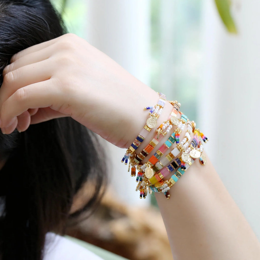 Women's handcrafted glass bead bracelet with imitation pearls in European American style