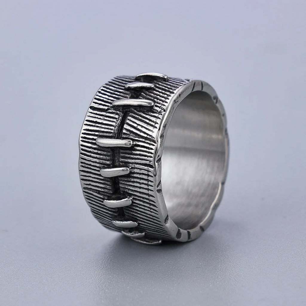 Geometric U-shaped dark punk men's ring in titanium steel with a retro colour finish.