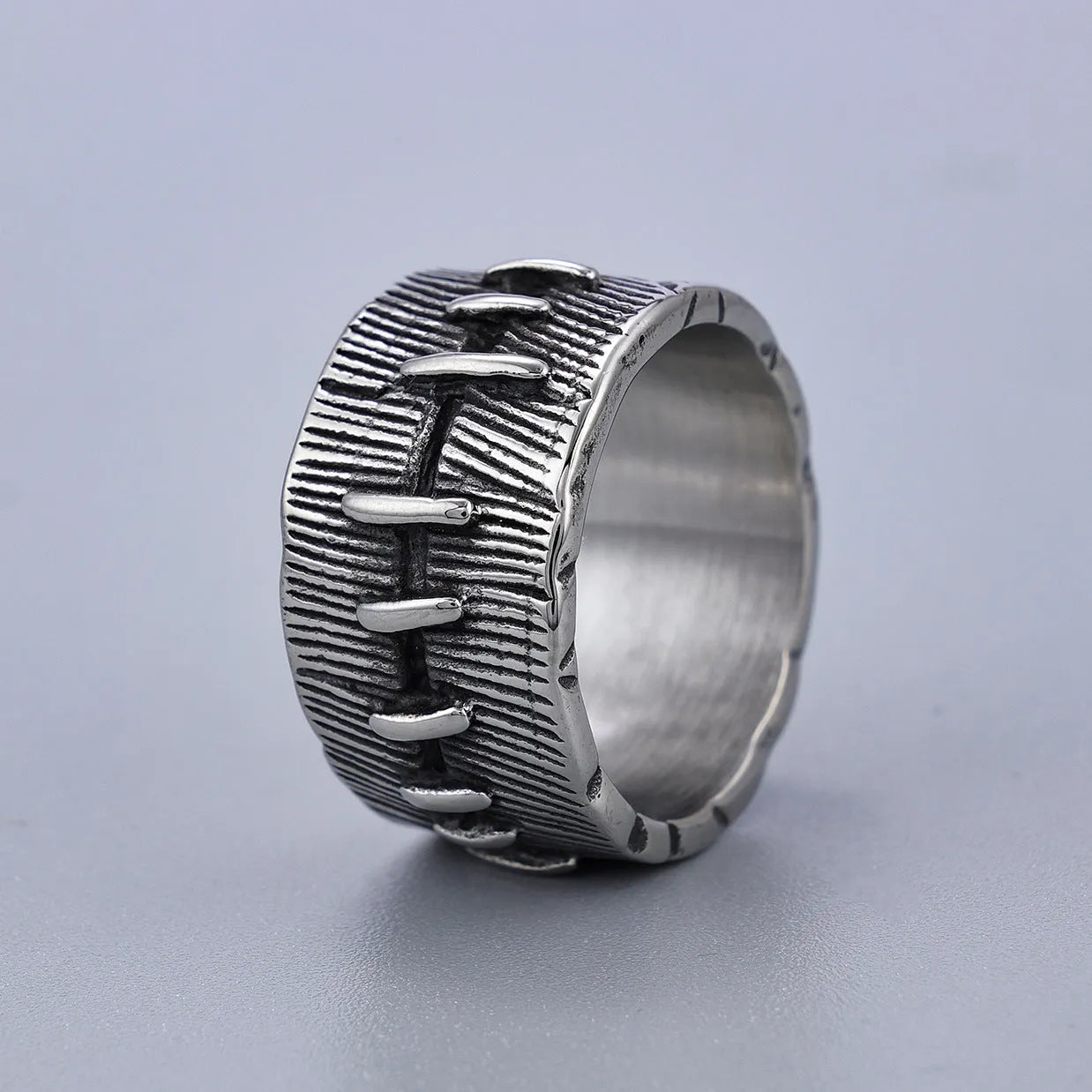 Geometric U-shaped dark punk men's ring in titanium steel with a retro colour finish.