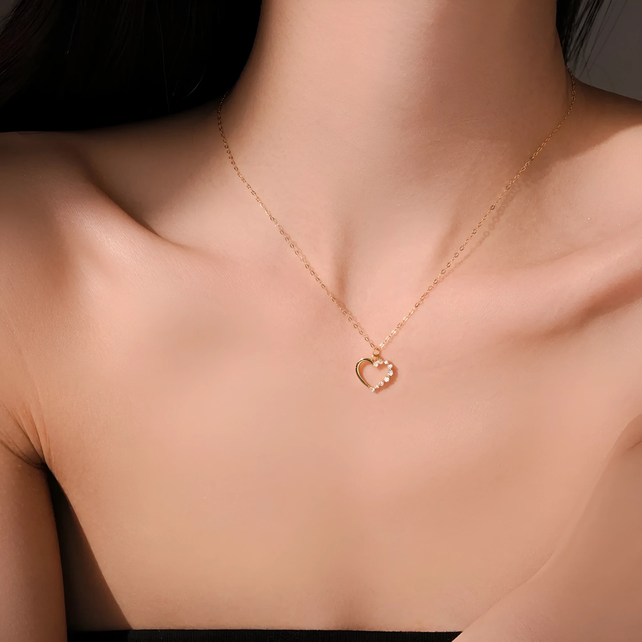 S925 sterling silver hollow heart and circle pendant necklace on a regular chain.