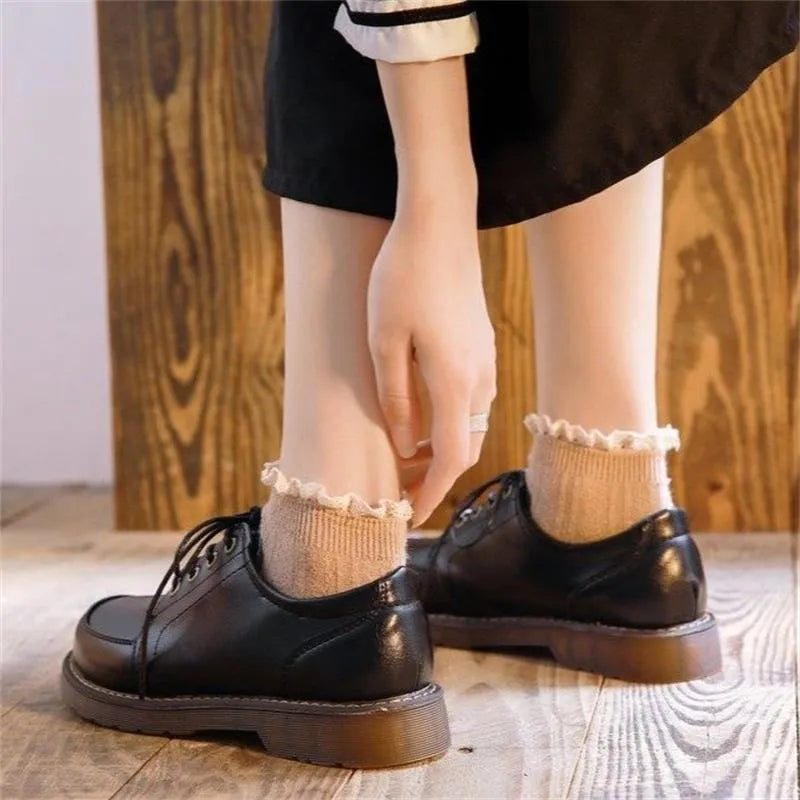 Women's black retro Mary Jane pumps shoes with low square heel and front lace-up design