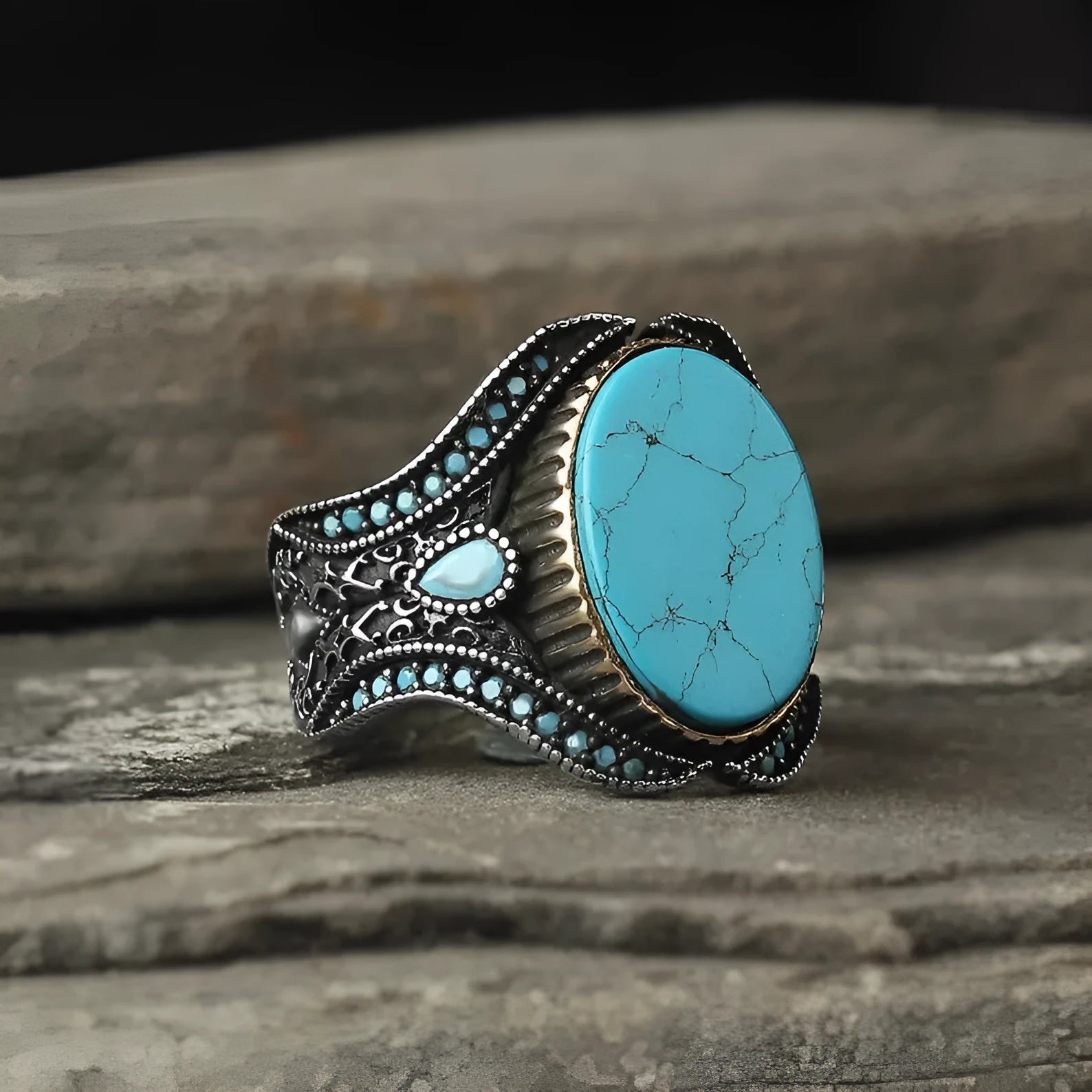 Men's antique silver alloy ring with round turquoise stone in simple setting
