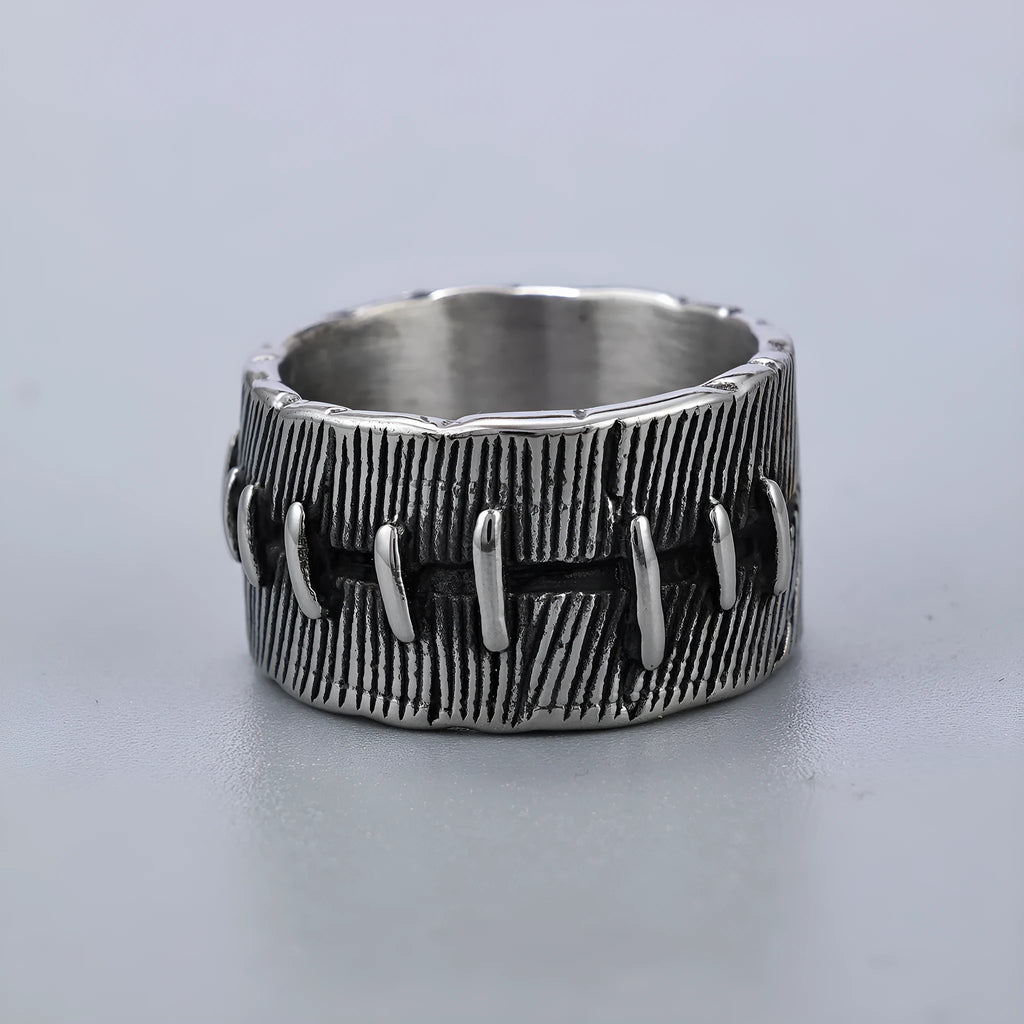 Geometric U-shaped dark punk men's ring in titanium steel with a retro colour finish.