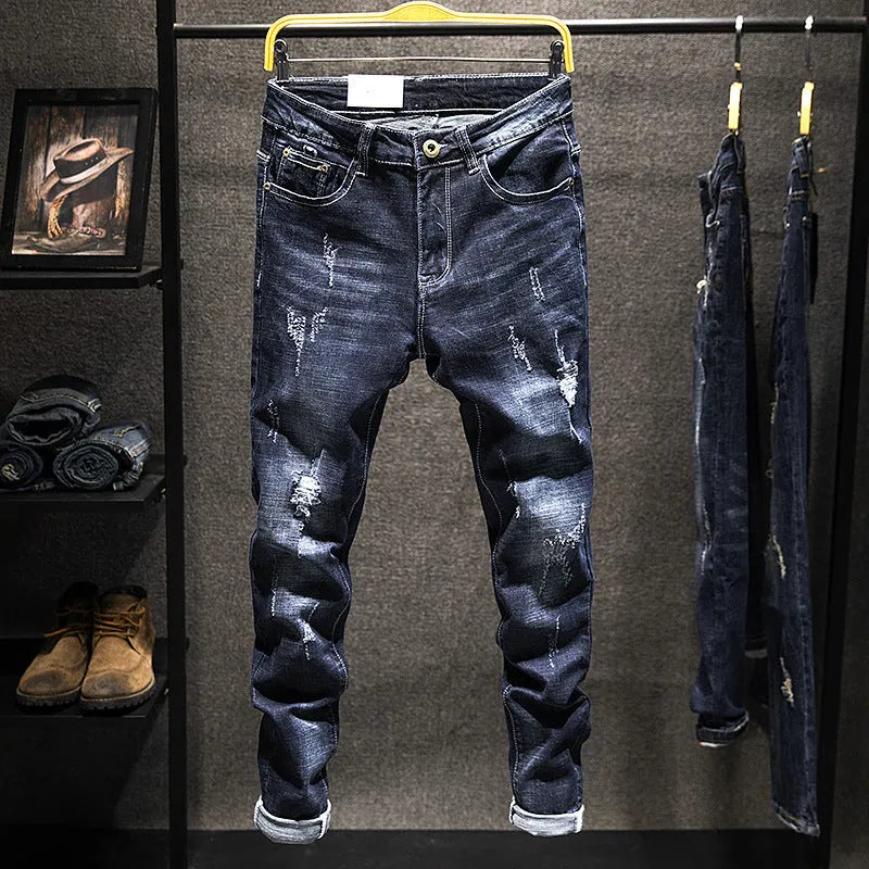 Men's slim-fit skinny jeans in cotton denim with micro elasticity in dark blue and light blue colours