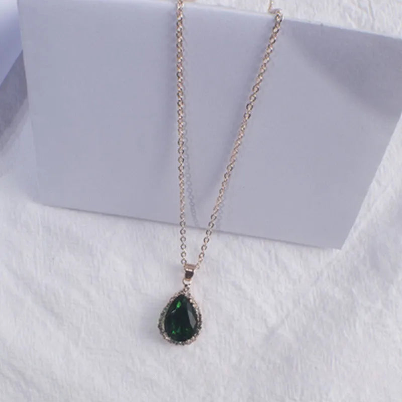 Women's rose gold rhinestone drop shape necklace with geometric design and alloy construction