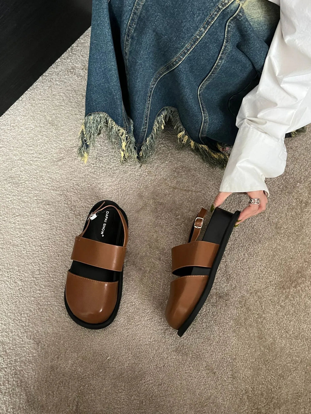 Retro sandals with adjustable ankle strap buckle in microfiber material, closed toe design