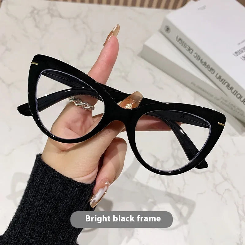 Women's cat's eye high presbyopic glasses with large frame and dragon phoenix decorations