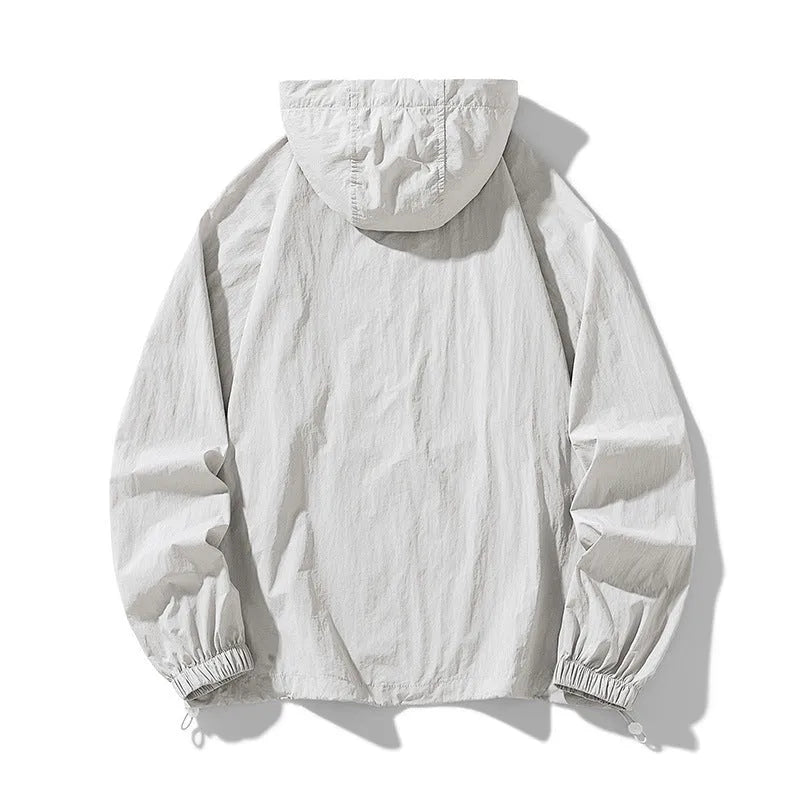 Loose fit outdoor jacket in chemical fibre fabric with sun-protective properties