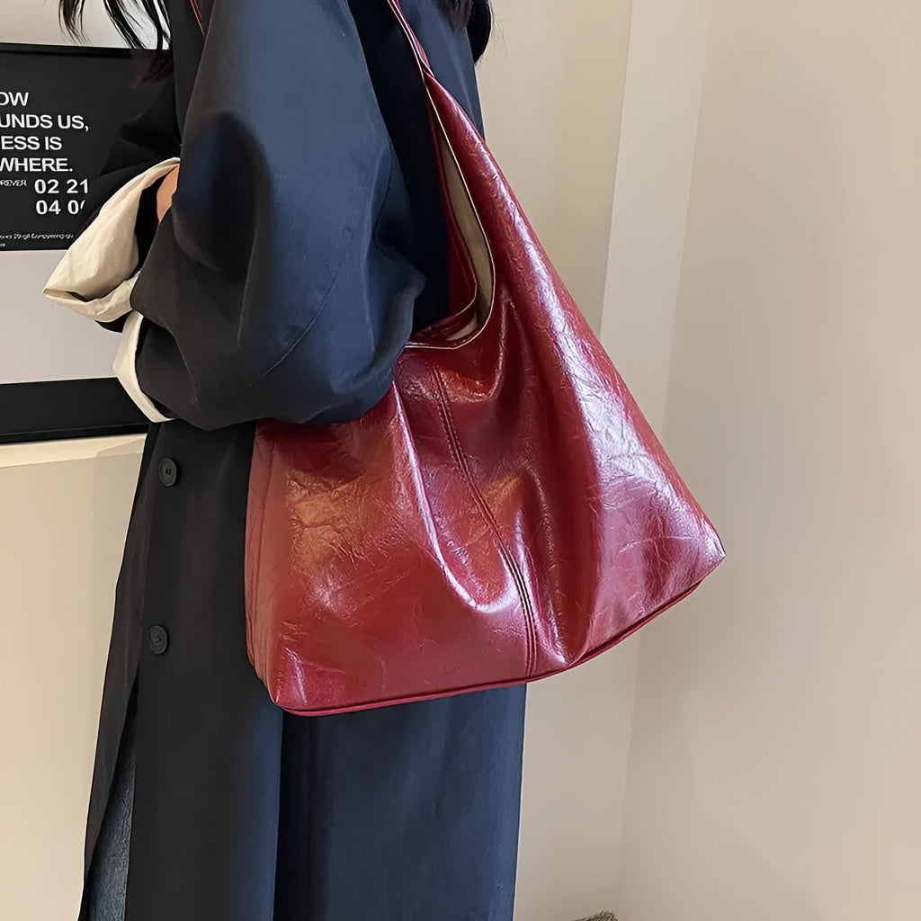Soft leather casual shoulder bag with large capacity in street trend styling