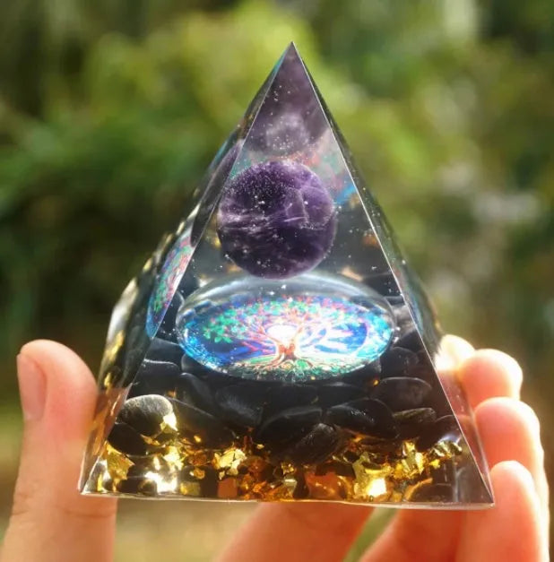 6cm clear resin pyramid ornament containing natural crystal gravel in geometric shape