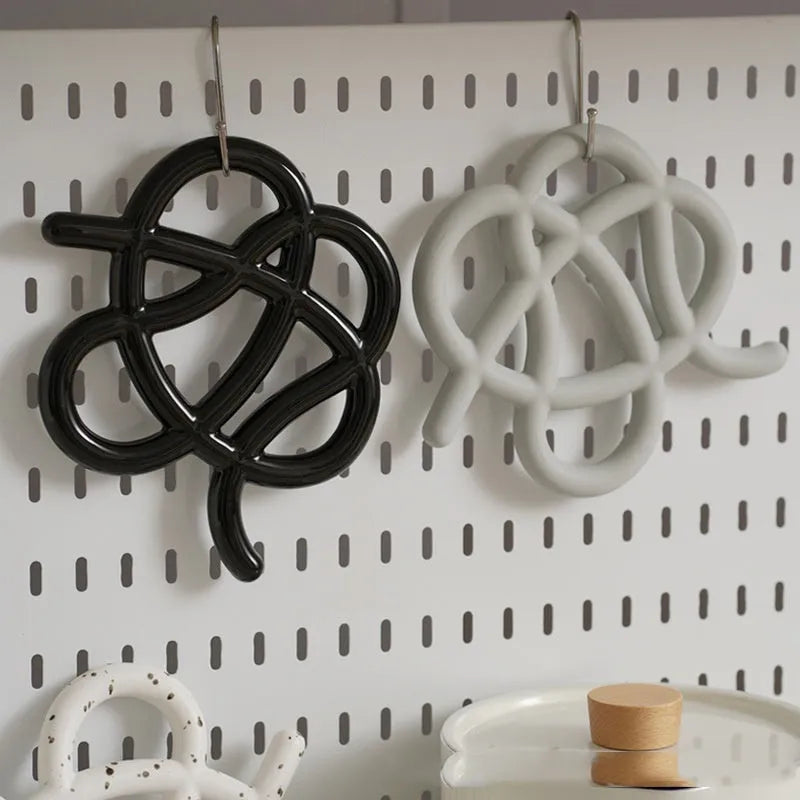 Ceramic heat proof mat in modern simplicity design with irregular shape