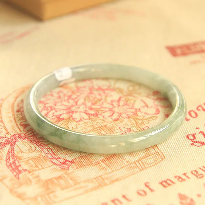 Green geometric Chinese-style student bracelet with manual craftsmanship and precise sizing options