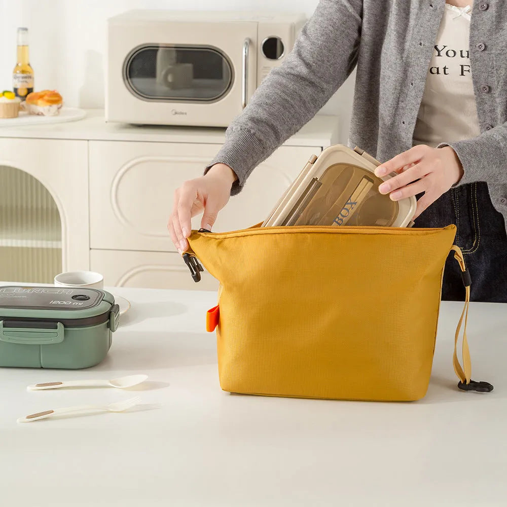 Japanese style insulated food storage bag in Oxford cloth with thermal preservation functions