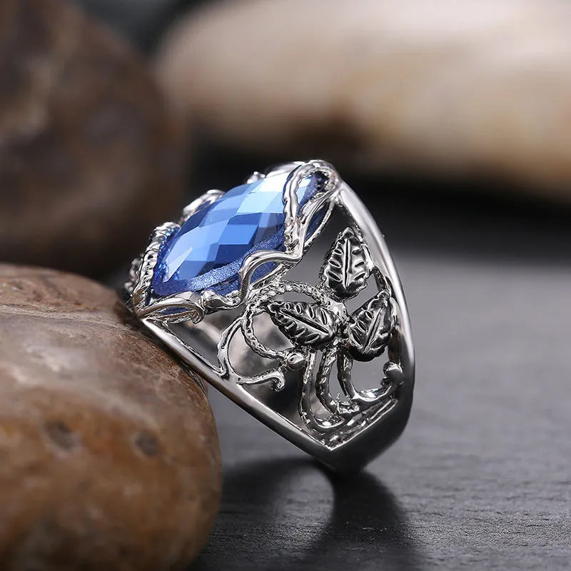 Horse eye-shaped blue crystal alloy ring for women showing geometry style with crystal inlay