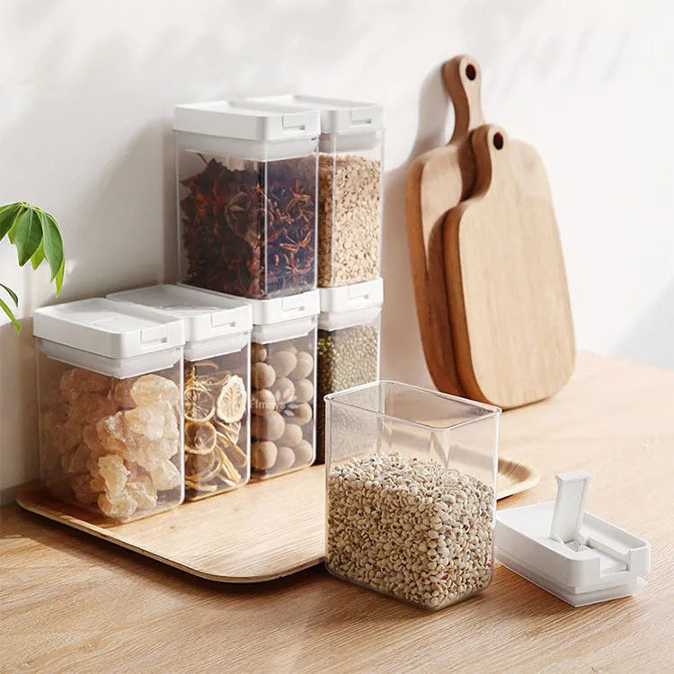 White transparent plastic storage tank for grains with lid measuring 10.9x10x7cm