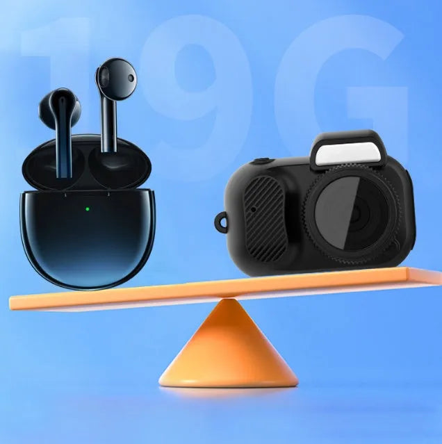 Black Y3000 HD outdoor sports camera with small LCD screen, shown next to optional memory cards.