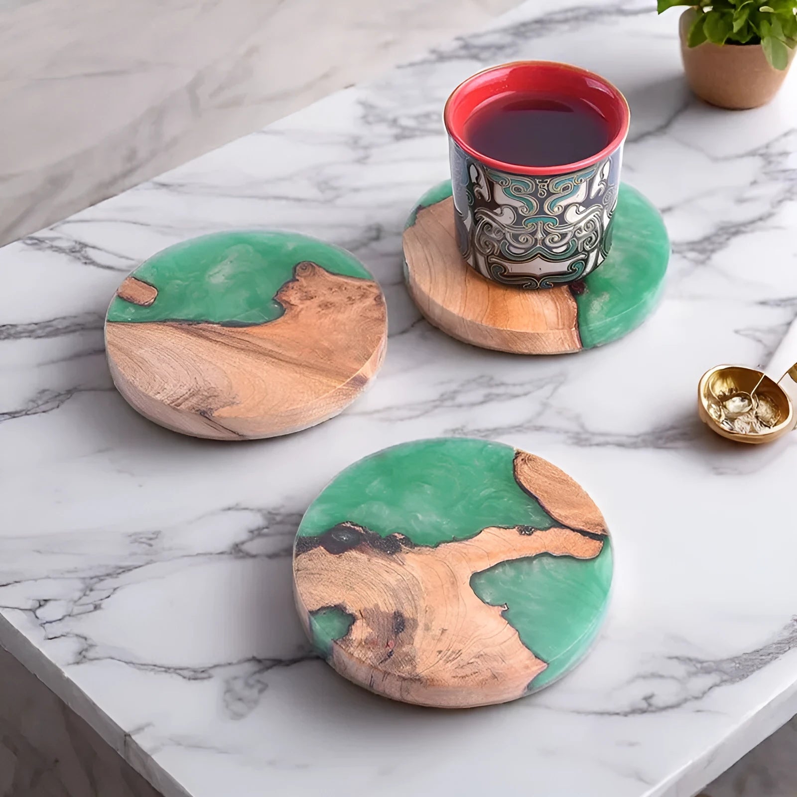 Nordic style wooden coaster for tea sets in green round pattern