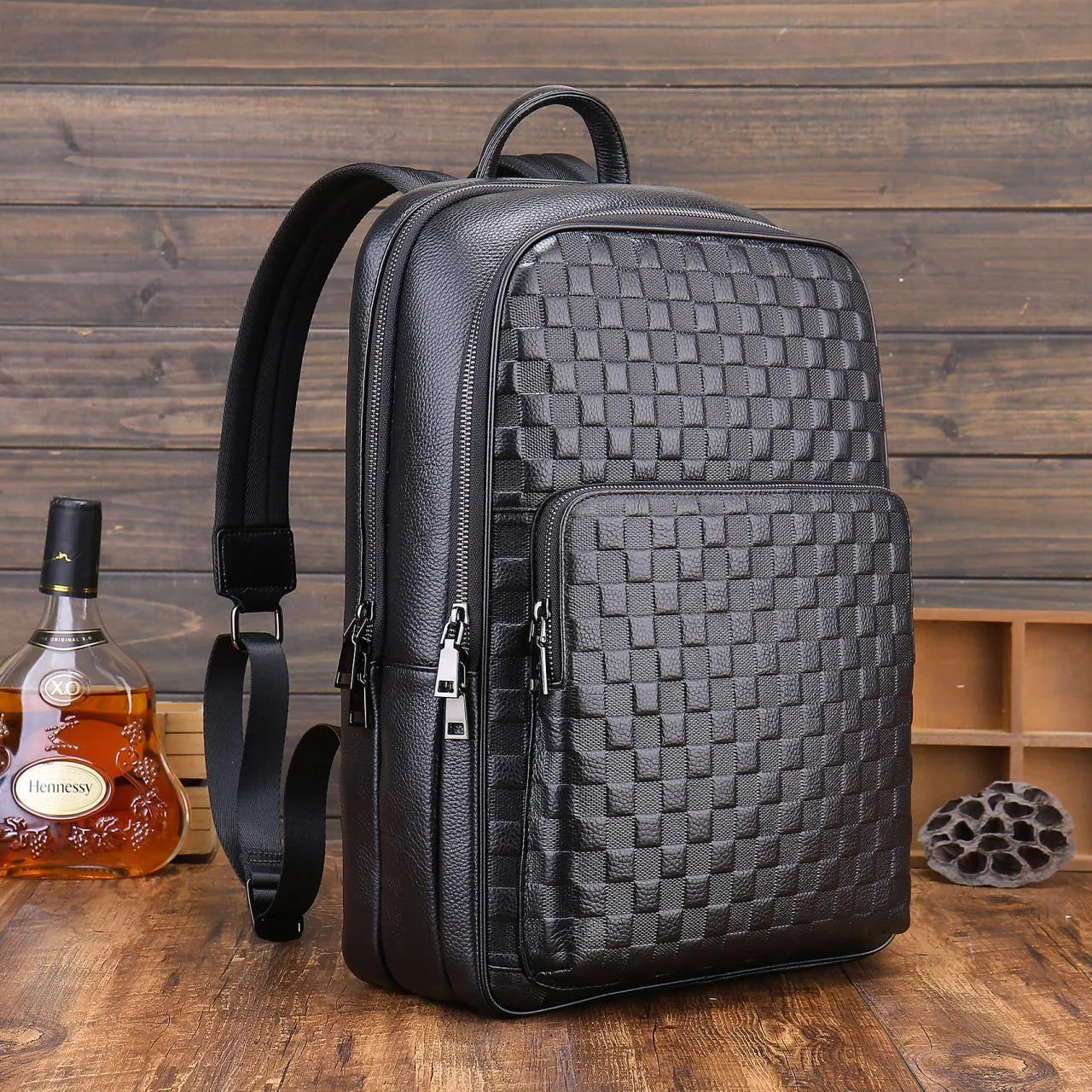 Genuine leather men's business travel bag black with contrast colour detail and airpillow straps