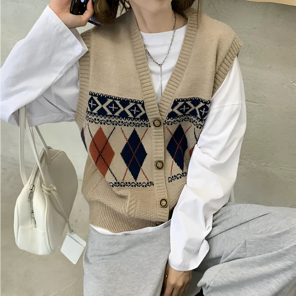 Loose sleeveless cardigan top with diamond plaid pattern in acrylic fibre material