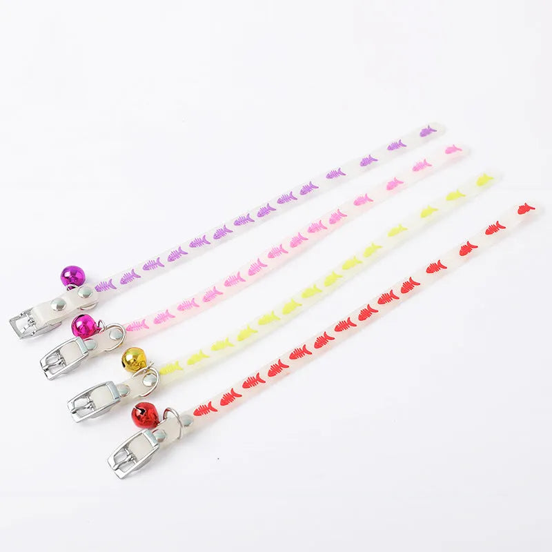 Adjustable 29cm luminous cat collar with silicone chain and metal bell in fishbone footprint love or paw print style