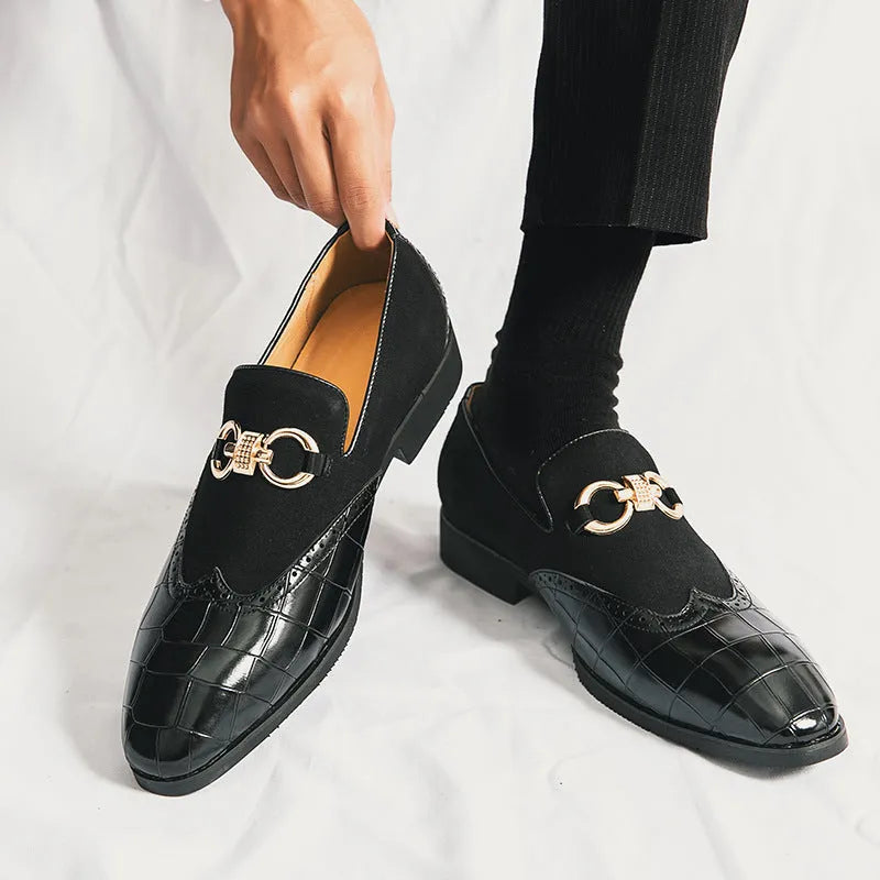 Men's black business casual shoes with pointed toe and sewing line details on artificial PU upper