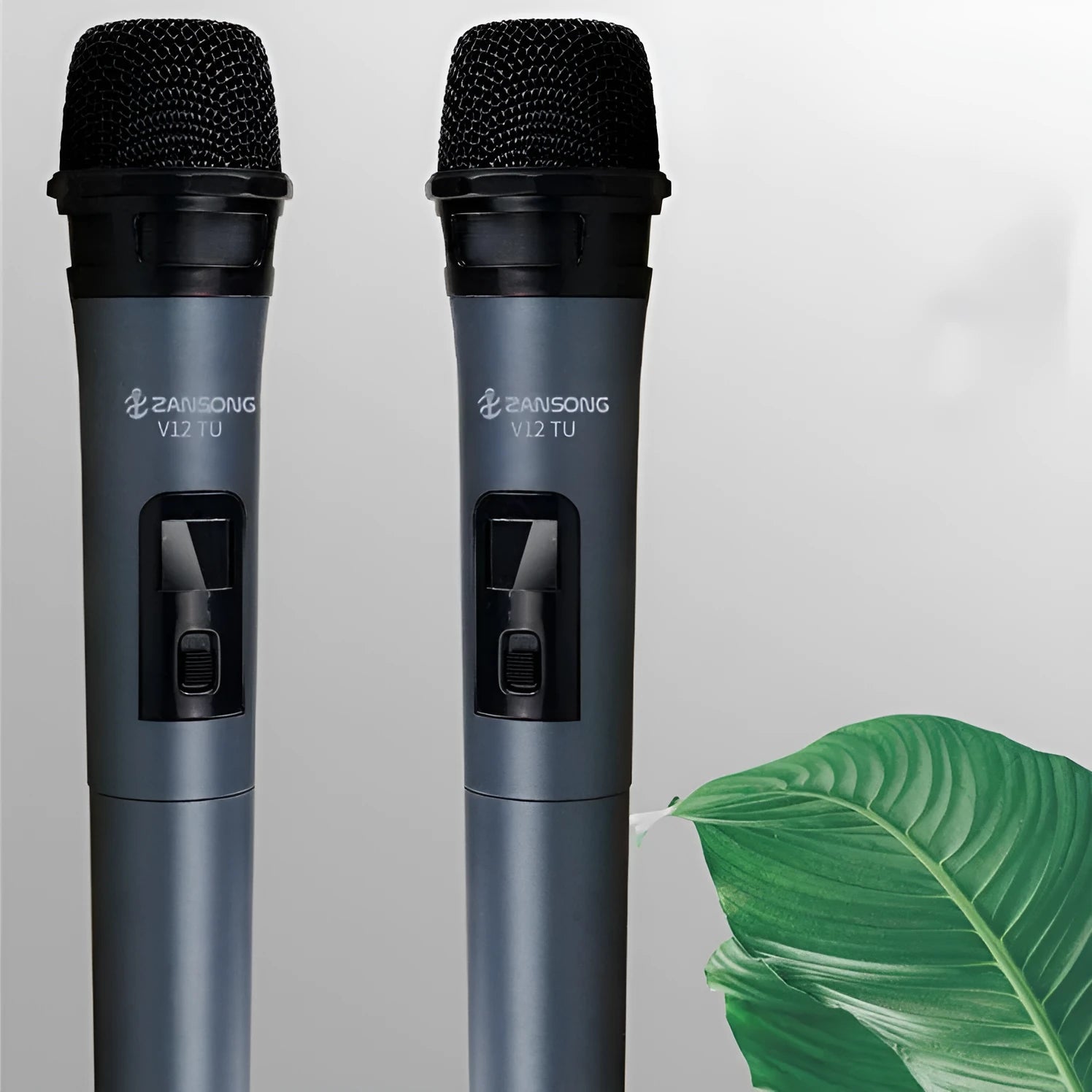 Black dynamic microphone V12 with heart pattern for computer and stage audio applications